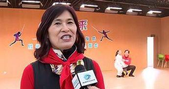 惊心动魄!女子击剑比赛中的追赶 惊心动魄!女子击剑比赛中的追赶